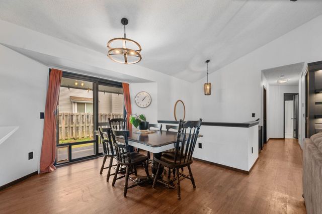 5608 Cox St, Bel Aire, KS 67220