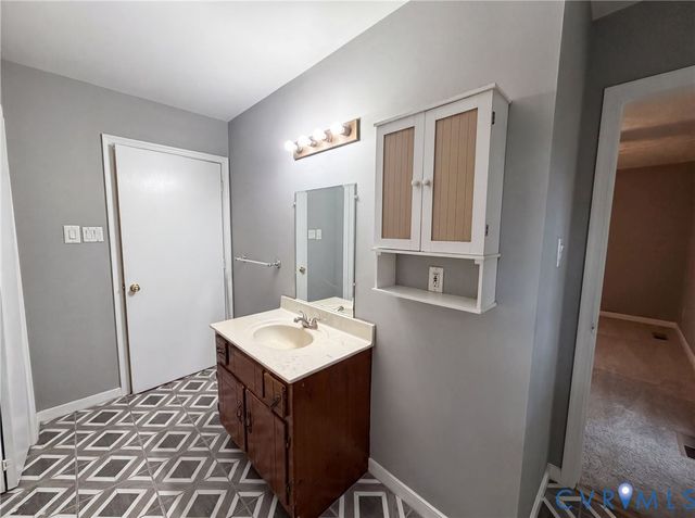 2700 Tipton St, South Chesterfield, VA 23834