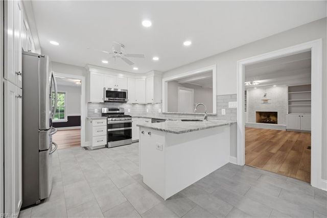 5345 Lake Lawson RD, Virginia Beach, VA 23455