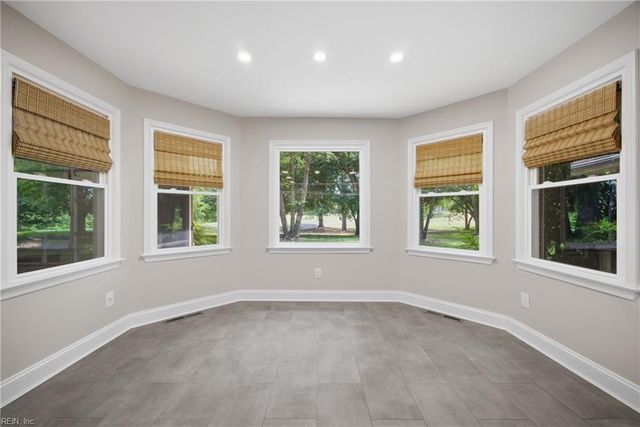 5345 Lake Lawson RD, Virginia Beach, VA 23455