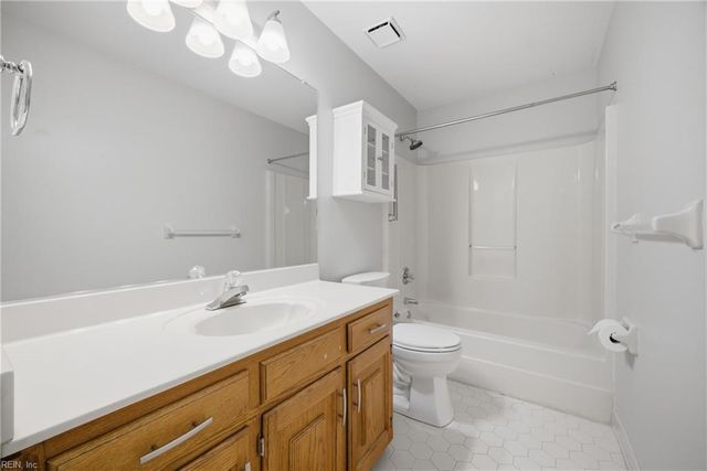5345 Lake Lawson RD, Virginia Beach, VA 23455