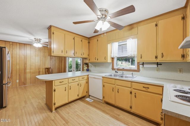 609 Canterbury Road, Sanford, NC 27330