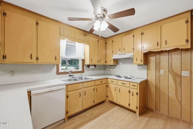 609 Canterbury Road, Sanford, NC 27330
