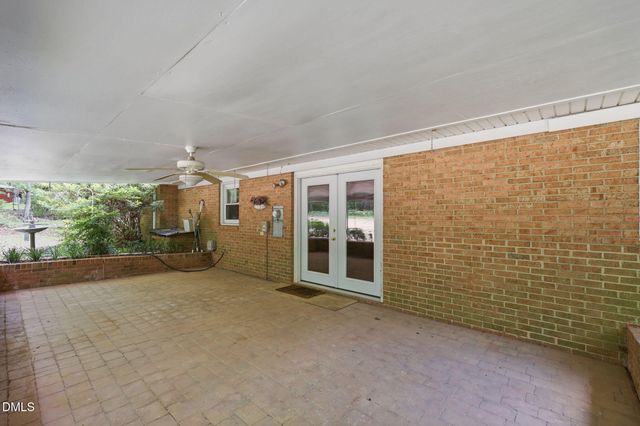 609 Canterbury Road, Sanford, NC 27330