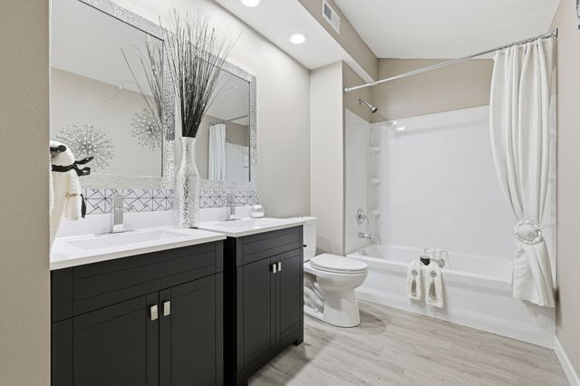 2712 College Avenue, Des Moines, IA 50311