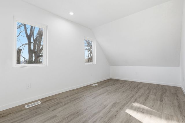 2712 College Avenue, Des Moines, IA 50311