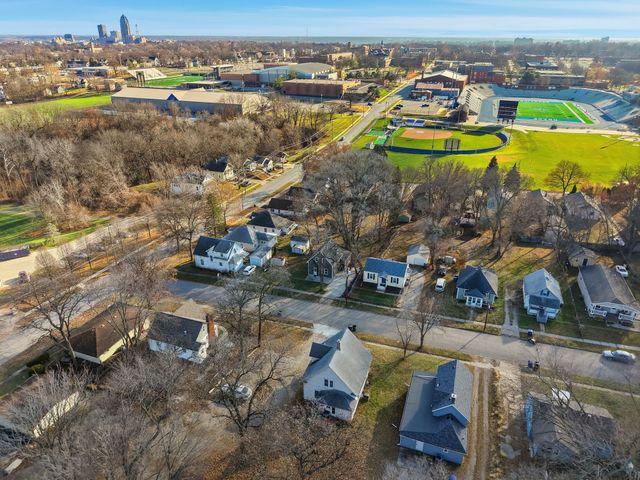 2712 College Avenue, Des Moines, IA 50311