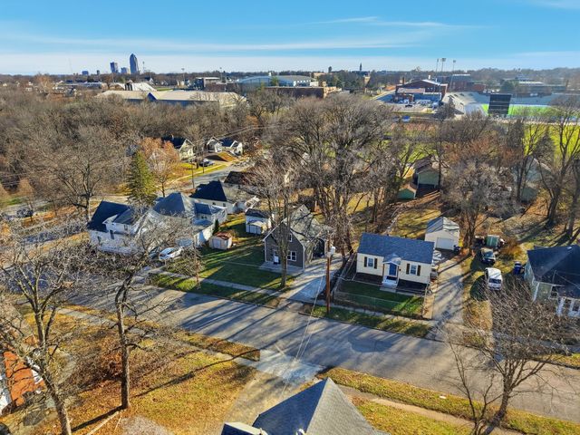 2712 College Avenue, Des Moines, IA 50311