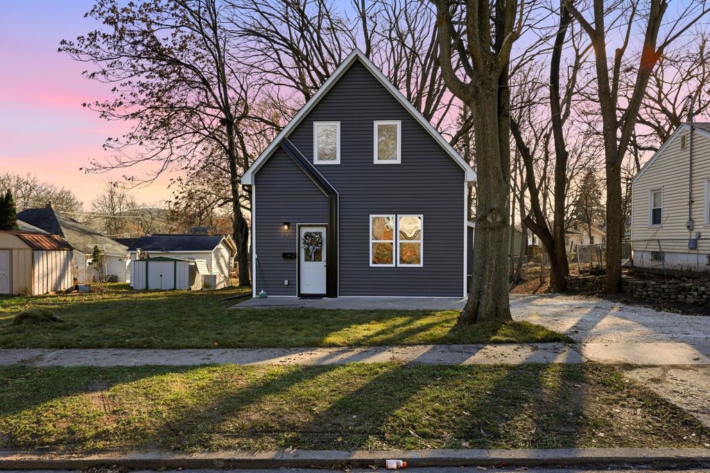 2712 College Avenue, Des Moines, IA 50311