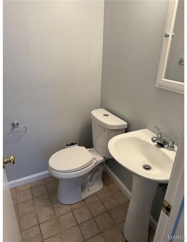 1020 Belmont Terrace, Florissant, MO 63033