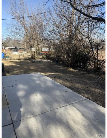 1020 Belmont Terrace, Florissant, MO 63033