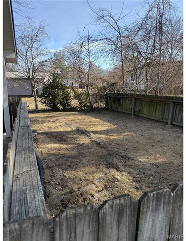 1020 Belmont Terrace, Florissant, MO 63033