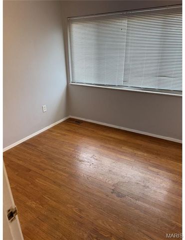 1020 Belmont Terrace, Florissant, MO 63033