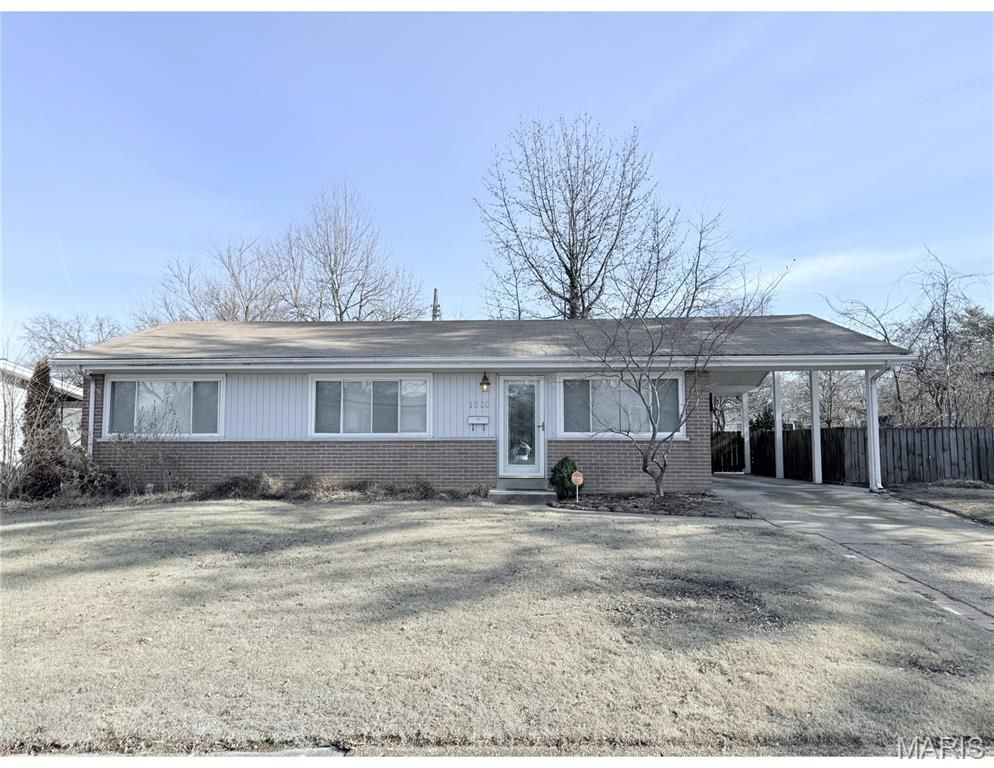 1020 Belmont Terrace, Florissant, MO 63033
