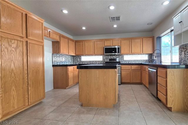 1420 Rose Garden Lane, Las Vegas, NV 89142