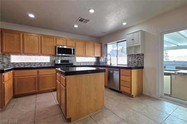1420 Rose Garden Lane, Las Vegas, NV 89142