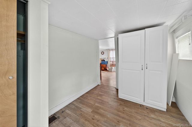 32 Tarbell Road, Bloomingburg, NY 12721