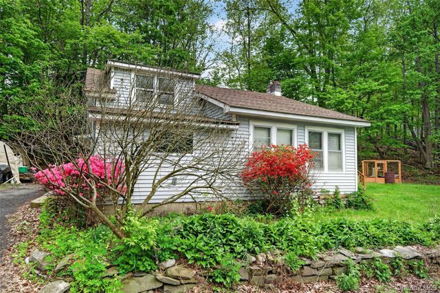 32 Tarbell Road, Bloomingburg, NY 12721