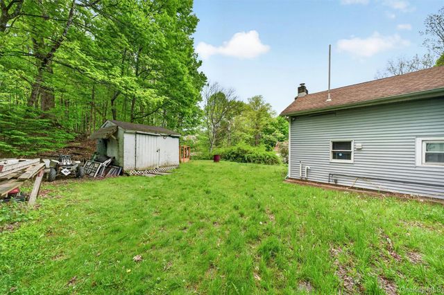 32 Tarbell Road, Bloomingburg, NY 12721