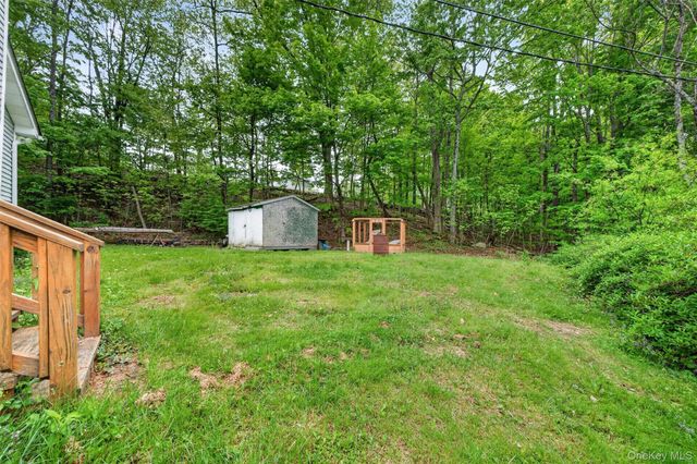 32 Tarbell Road, Bloomingburg, NY 12721