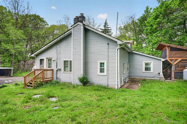 32 Tarbell Road, Bloomingburg, NY 12721