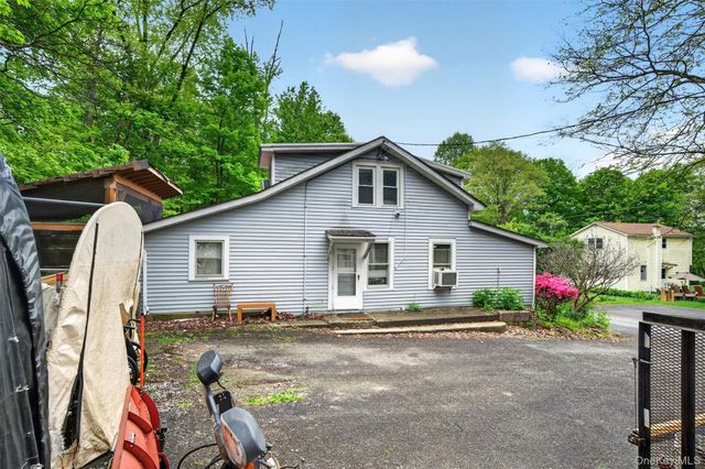 32 Tarbell Road, Bloomingburg, NY 12721