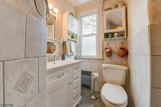 157 Berwyn St, Roselle Park Boro, NJ 07204