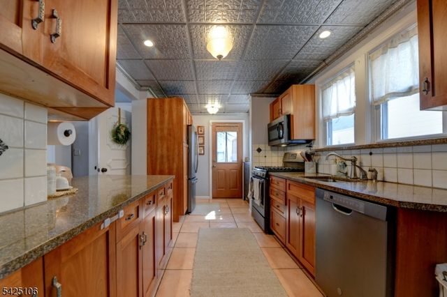 157 Berwyn St, Roselle Park Boro, NJ 07204