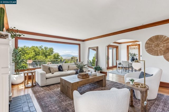 212 Yale Ave, Kensington, CA 94708