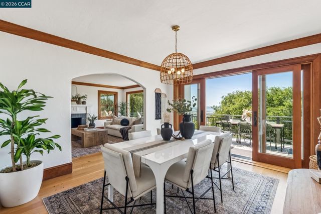 212 Yale Ave, Kensington, CA 94708