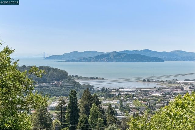 212 Yale Ave, Kensington, CA 94708