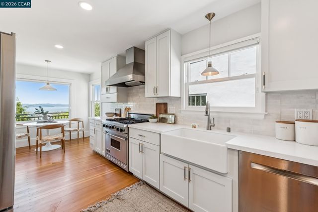212 Yale Ave, Kensington, CA 94708