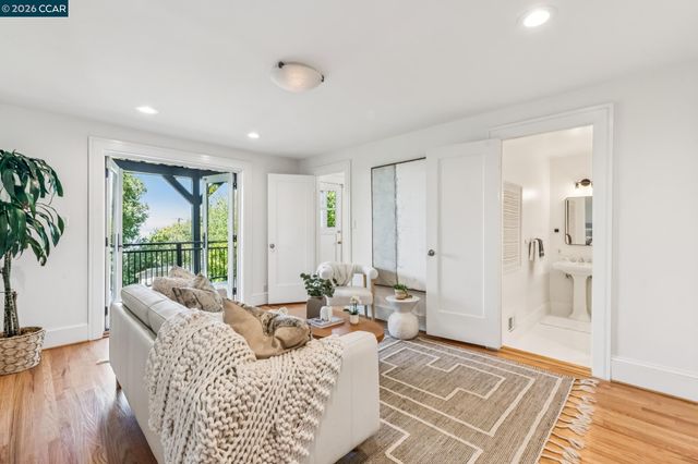 212 Yale Ave, Kensington, CA 94708