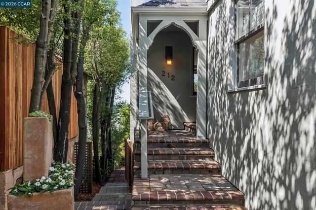 212 Yale Ave, Kensington, CA 94708
