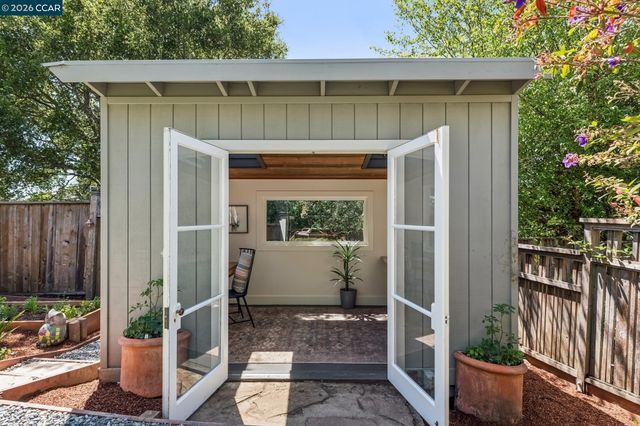 212 Yale Ave, Kensington, CA 94708