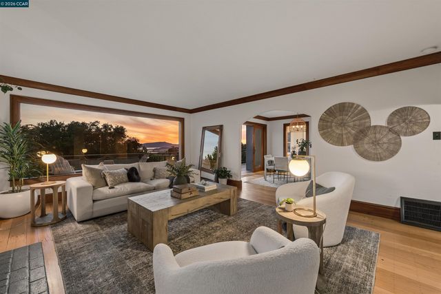 212 Yale Ave, Kensington, CA 94708