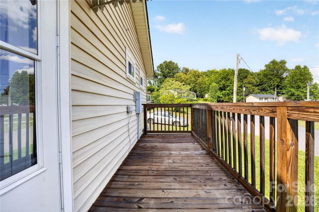 893 7th Street Drive SE, Hickory, NC 28602
