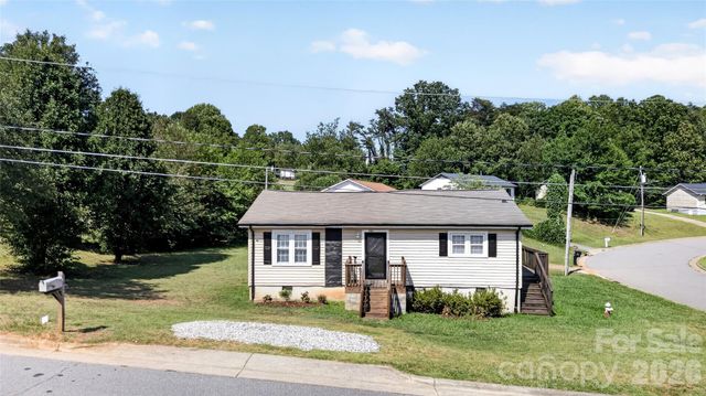 893 7th Street Drive SE, Hickory, NC 28602
