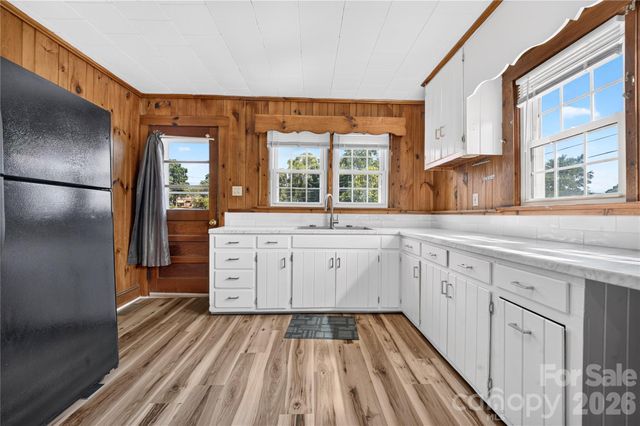 893 7th Street Drive SE, Hickory, NC 28602