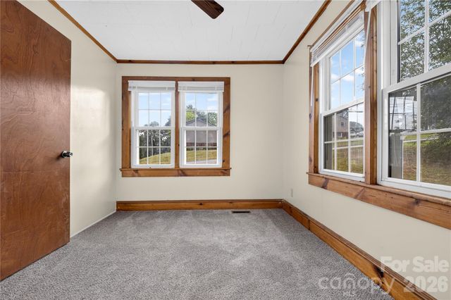 893 7th Street Drive SE, Hickory, NC 28602