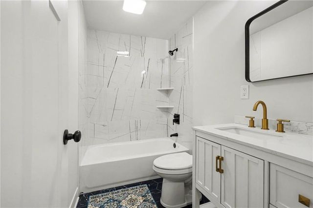 5312 Reeds Road, Mission, KS 66202