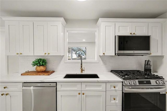 5312 Reeds Road, Mission, KS 66202