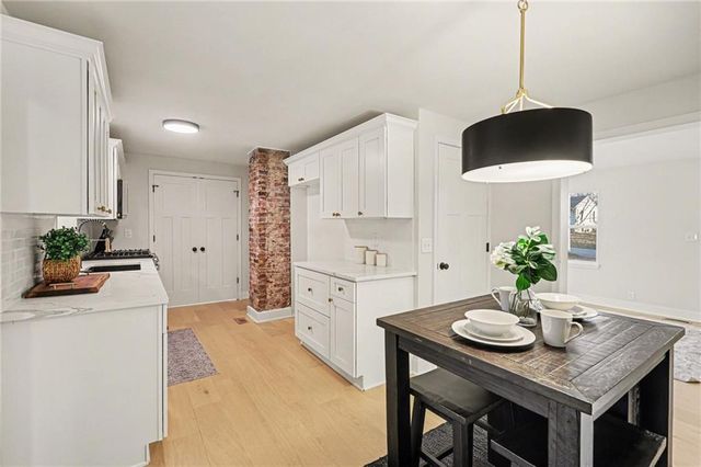 5312 Reeds Road, Mission, KS 66202