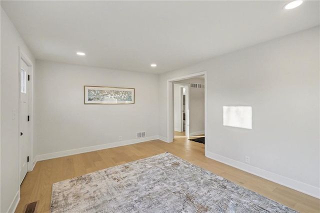 5312 Reeds Road, Mission, KS 66202