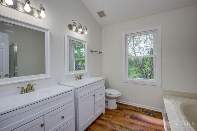 7497 Rolling Meadows Drive, West Chester, OH 45069