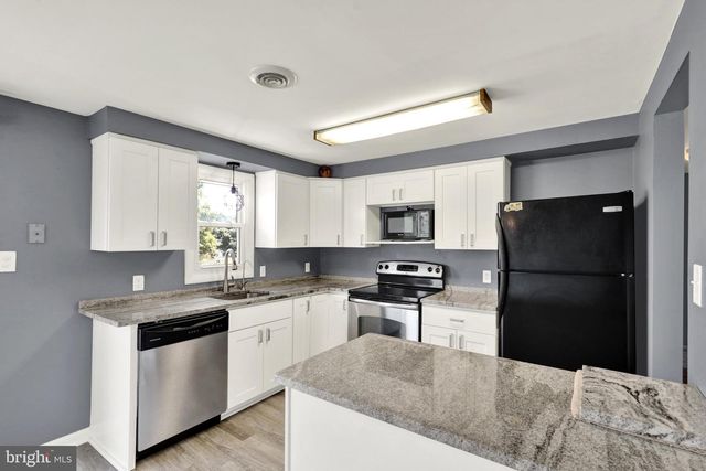 1061 STELLAR DR, Mount Joy, PA 17552