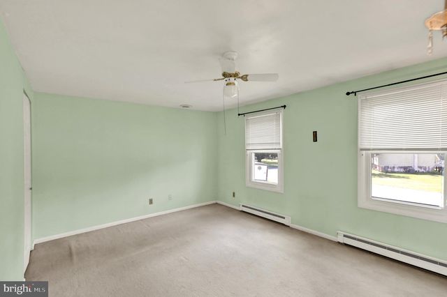 1061 STELLAR DR, Mount Joy, PA 17552