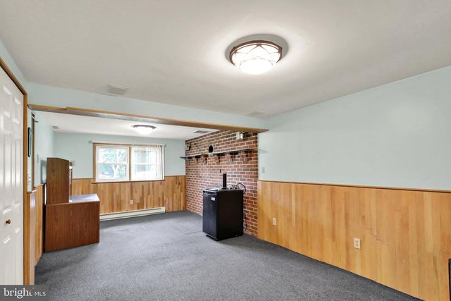 1061 STELLAR DR, Mount Joy, PA 17552