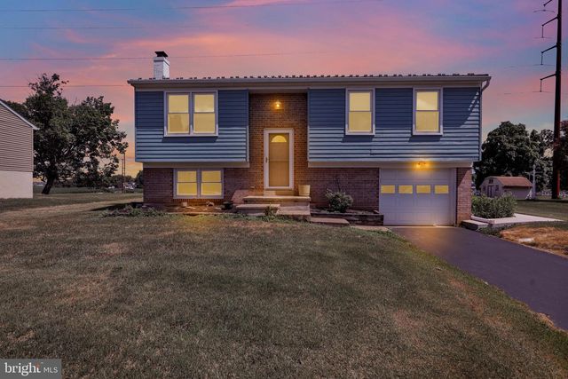 1061 STELLAR DR, Mount Joy, PA 17552