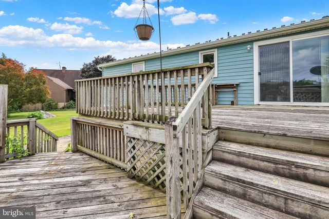 1061 STELLAR DR, Mount Joy, PA 17552